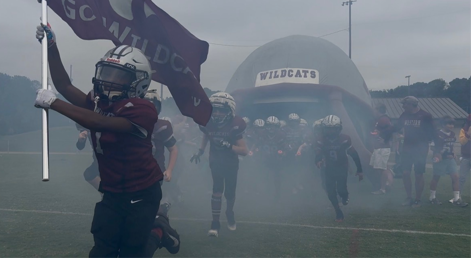 Through the Tunnel - Go 10U Wildcats! 